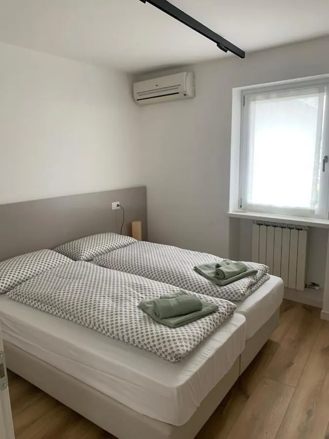 Apartment Appartamento Camelia Malcesine Italien